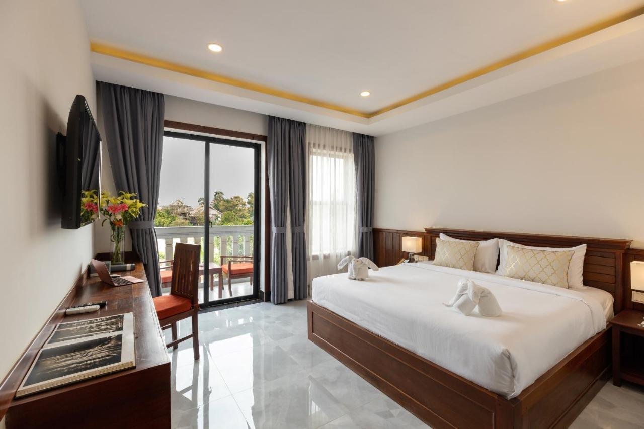 Blanc Smith Hotel Ciudad de Siem Riep Exterior foto