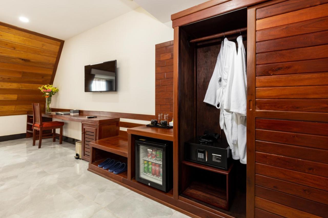 Blanc Smith Hotel Ciudad de Siem Riep Exterior foto