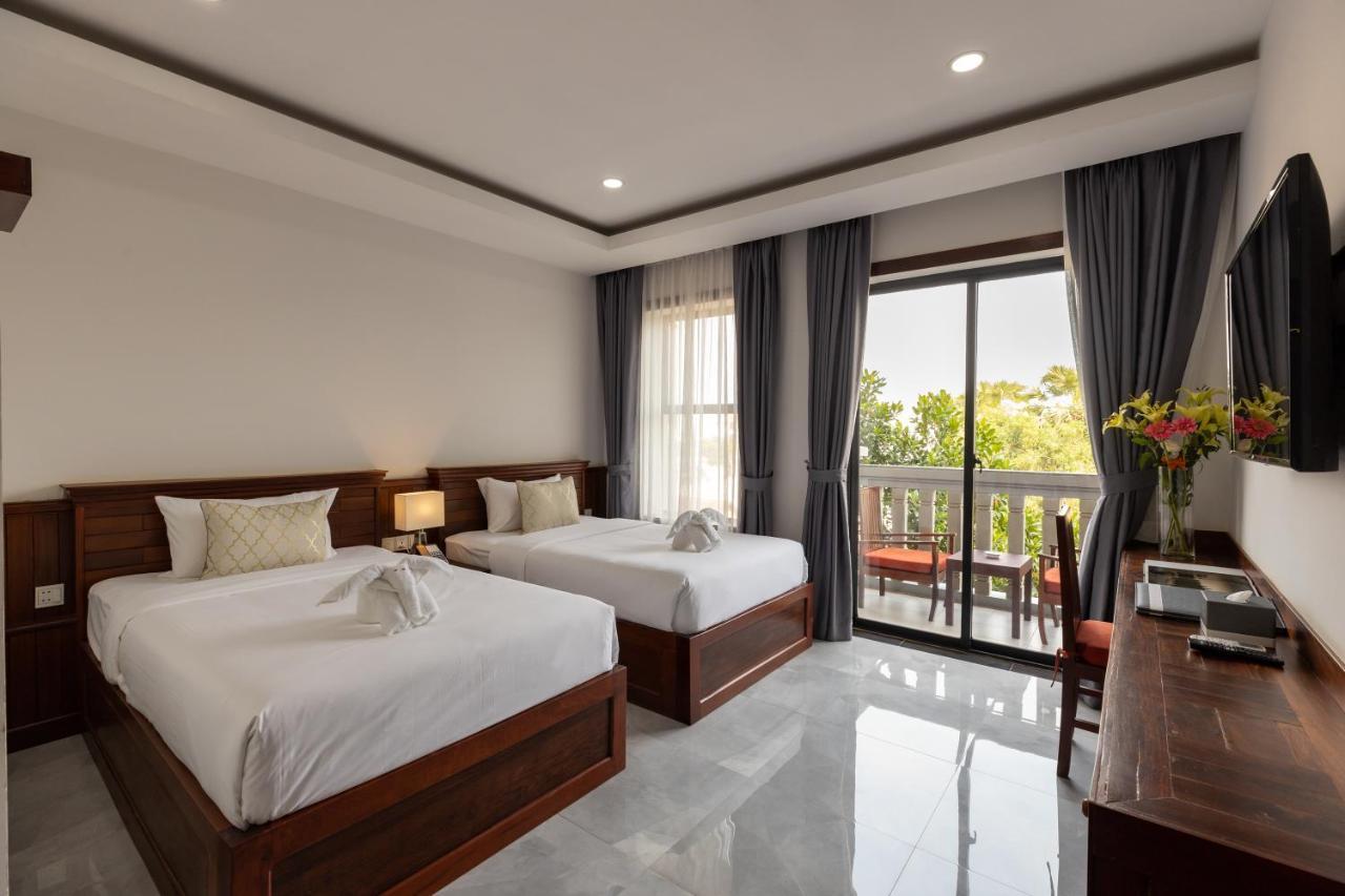 Blanc Smith Hotel Ciudad de Siem Riep Exterior foto