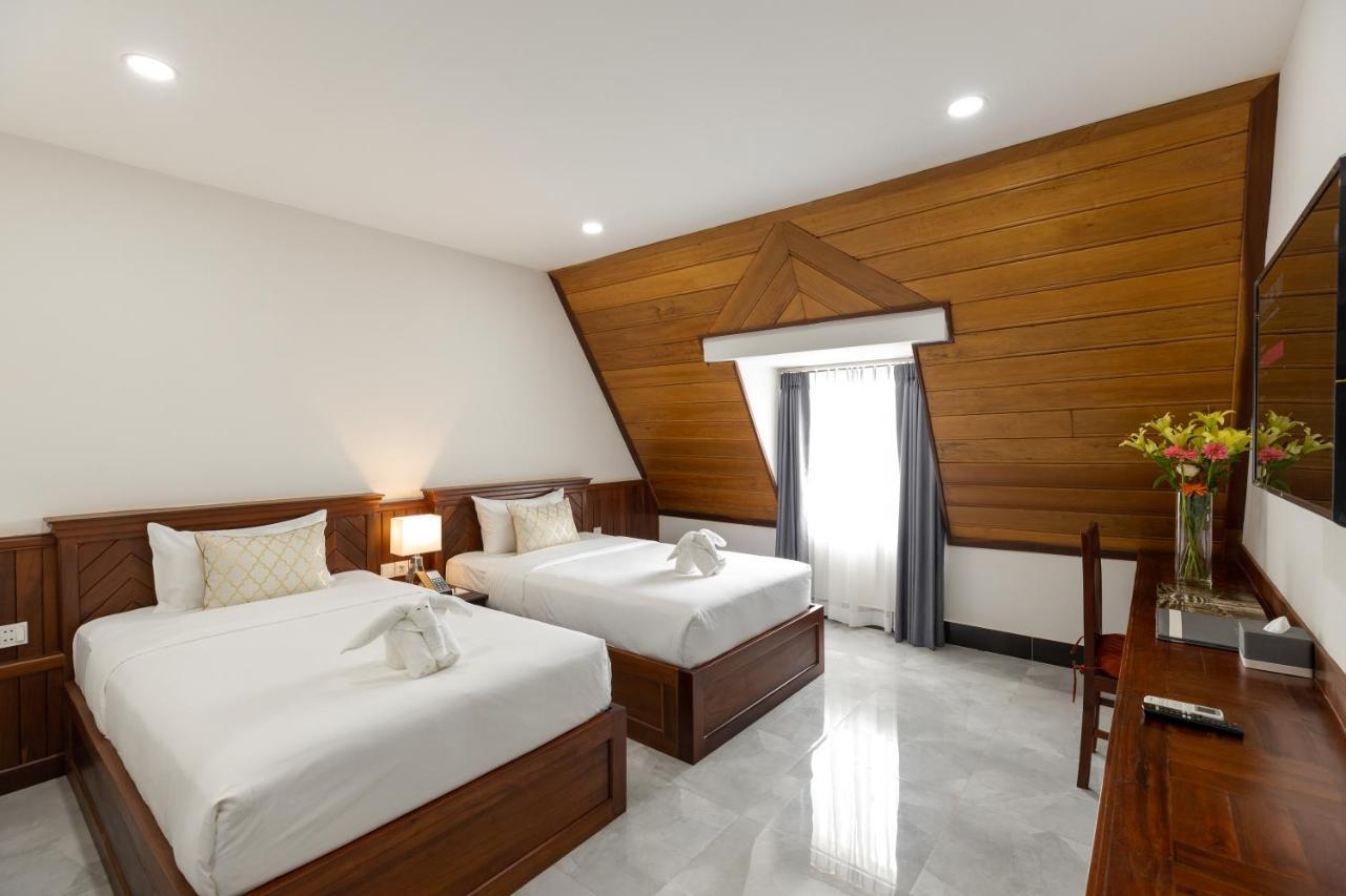 Blanc Smith Hotel Ciudad de Siem Riep Exterior foto