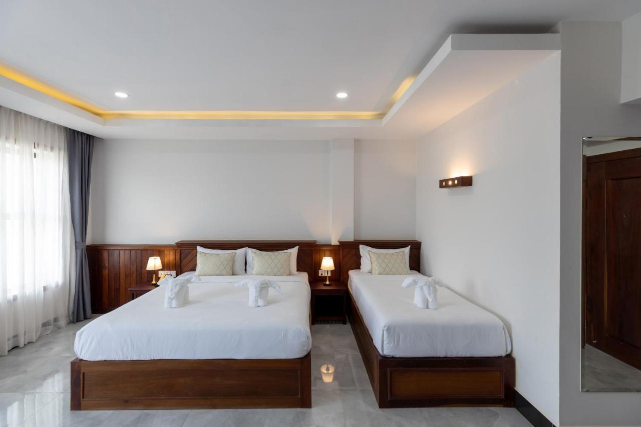 Blanc Smith Hotel Ciudad de Siem Riep Exterior foto