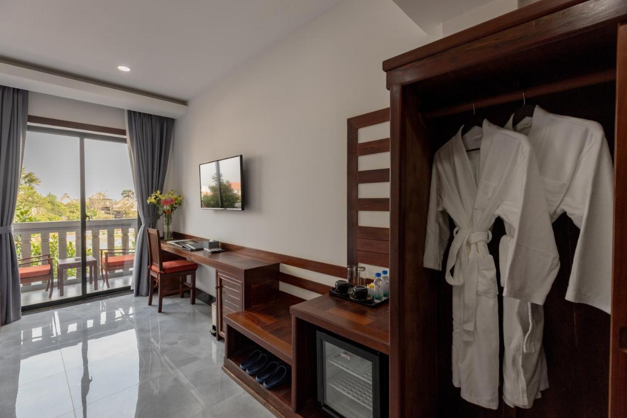 Blanc Smith Hotel Ciudad de Siem Riep Exterior foto