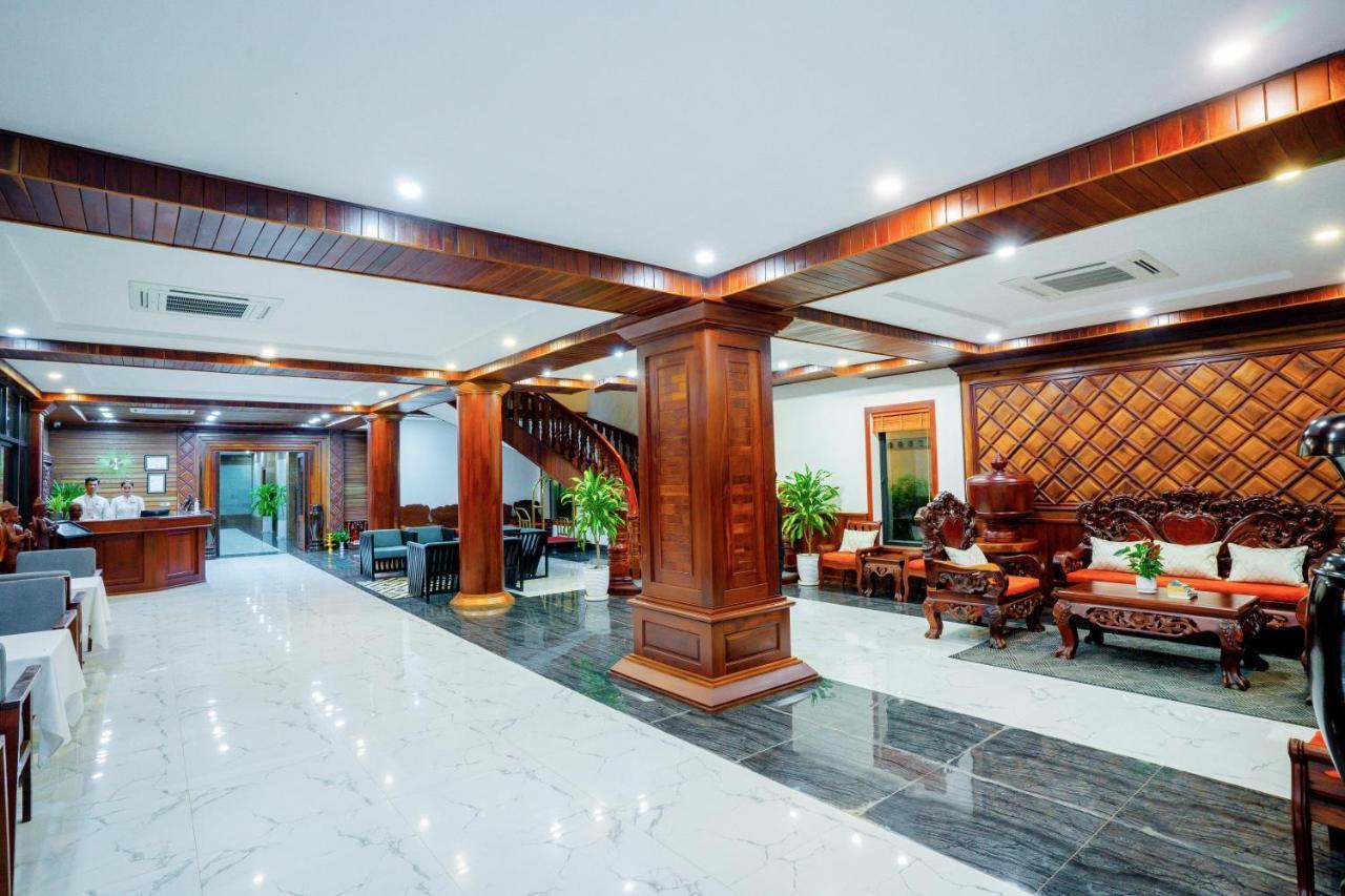 Blanc Smith Hotel Ciudad de Siem Riep Exterior foto