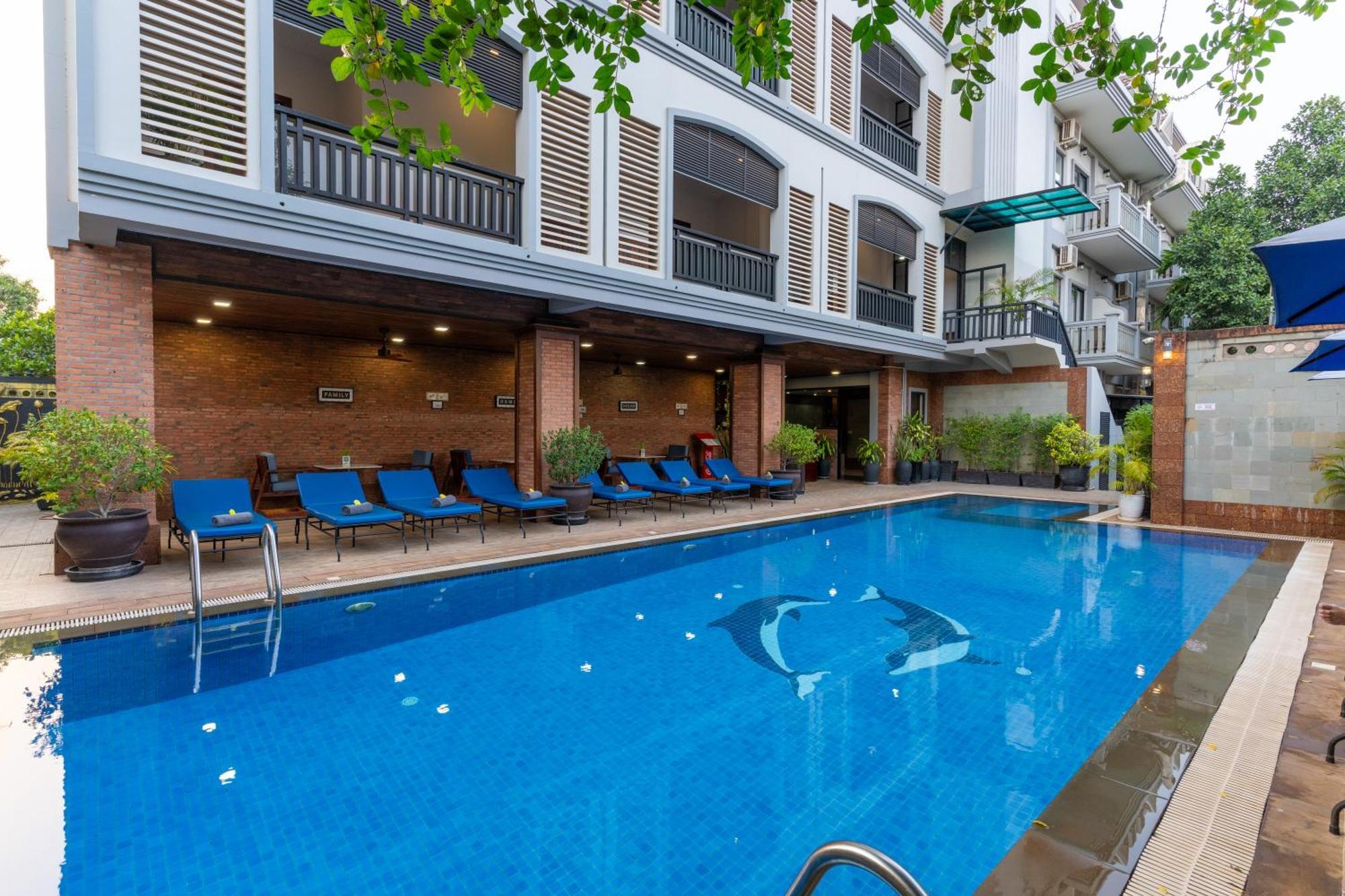 Blanc Smith Hotel Ciudad de Siem Riep Exterior foto
